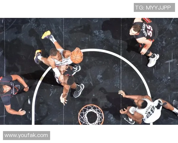 热火与凯尔特人第三场激战即将上演球迷期待精彩对决与逆转时刻 热火与凯尔特人第三场激战即将上演球迷期待精彩对决与逆转时刻